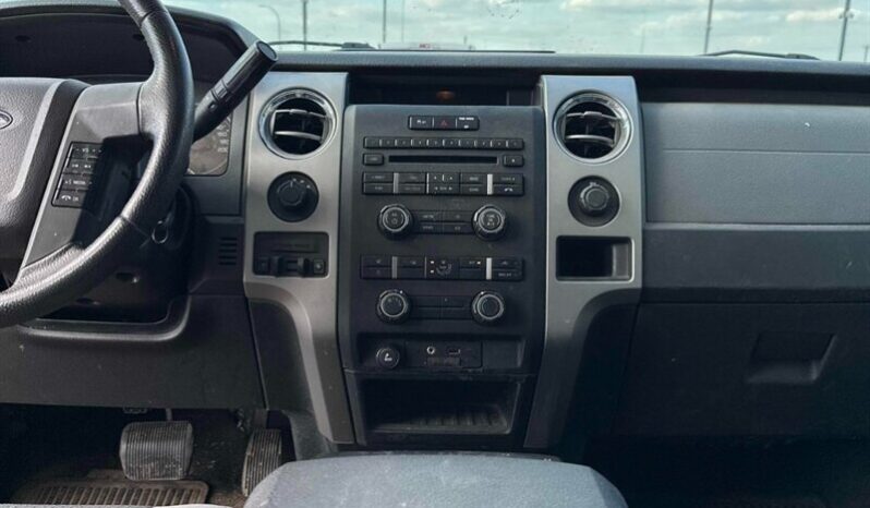 
								2011 Ford F-150 XLT full									