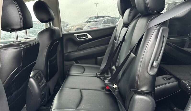 
								2019 Nissan Pathfinder SV full									
