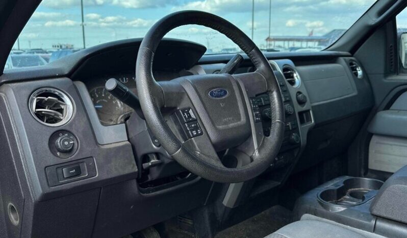 
								2011 Ford F-150 XLT full									
