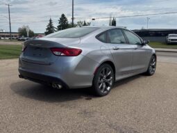 
										2016 Chrysler 200 S full									