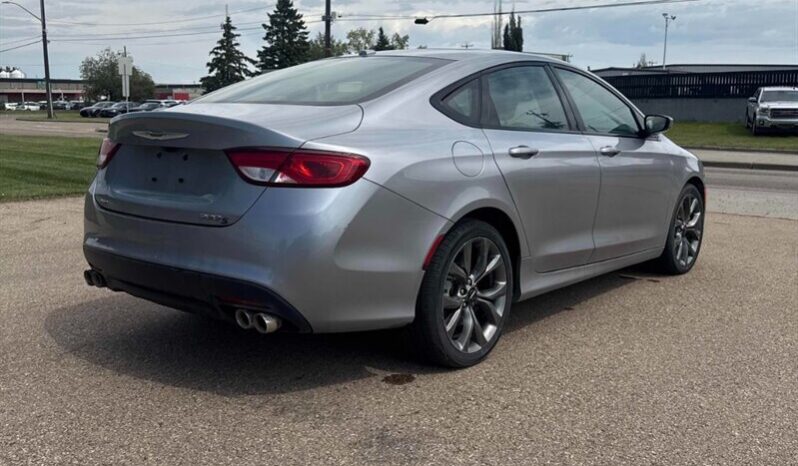 
								2016 Chrysler 200 S full									