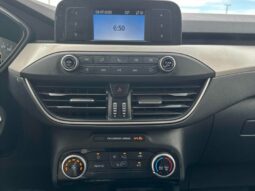 
										2021 Ford Escape S full									