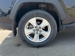 
										2019 Toyota RAV4 LE full									
