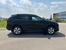 
										2019 Toyota RAV4 LE full									