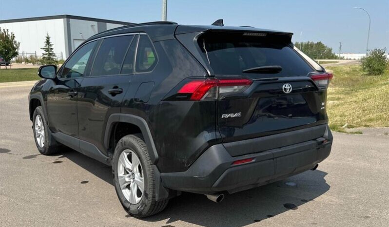 
								2019 Toyota RAV4 LE full									