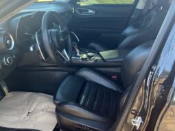 
										2017 Alfa Romeo Giulia Ti full									