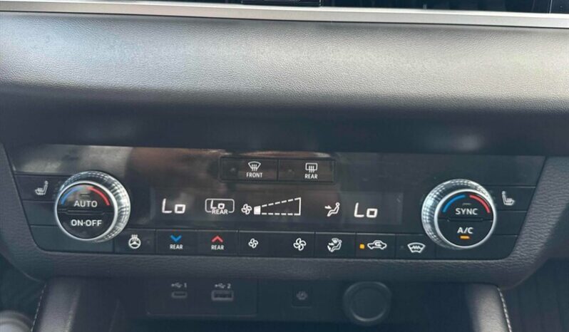 
								2024 Mitsubishi Outlander LE full									