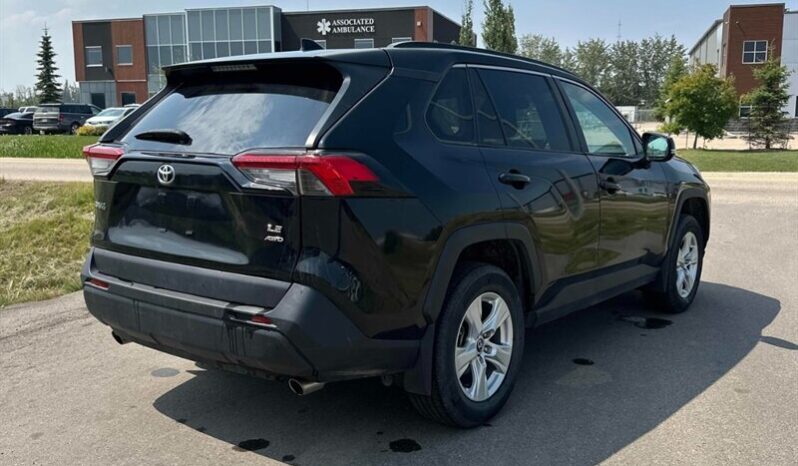 
								2019 Toyota RAV4 LE full									