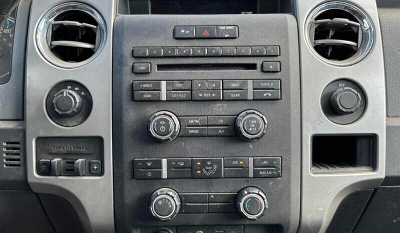 
								2011 Ford F-150 XLT full									