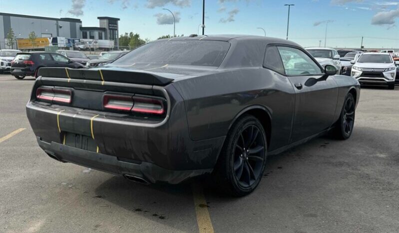 
								2017 Dodge Challenger SXT Plus full									
