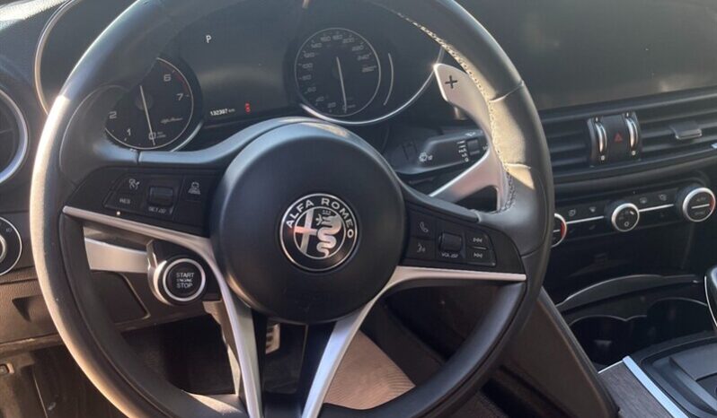 
								2017 Alfa Romeo Giulia Ti full									