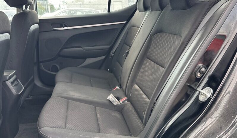 
								2020 Hyundai Elantra Essential full									