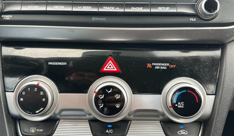
								2020 Hyundai Elantra Essential full									