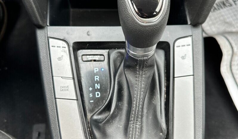 
								2020 Hyundai Elantra Essential full									