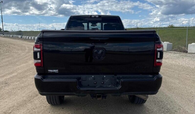 
								2022 RAM 3500 Big Horn Night Edition 8ft Box full									