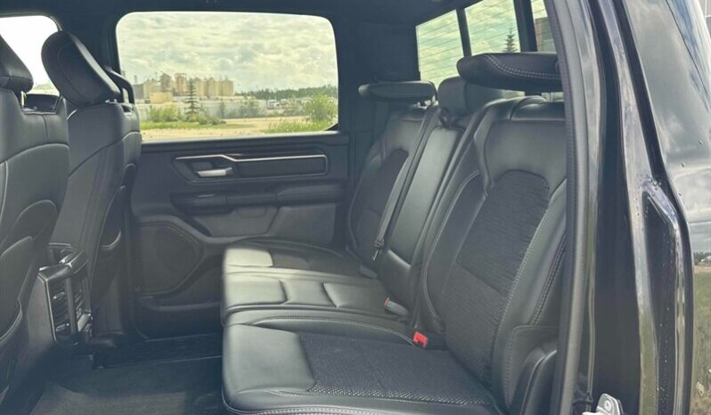 
								2022 RAM 1500 Sport full									