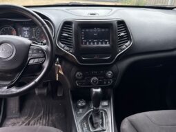 
										2019 Jeep Cherokee Latitude full									