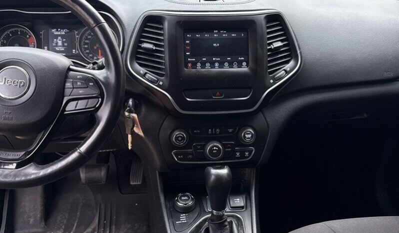 
								2019 Jeep Cherokee Latitude full									