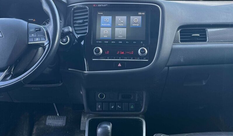 
								2020 Mitsubishi Outlander ES full									