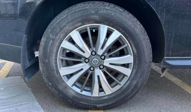 
								2020 Nissan Pathfinder SV Tech full									