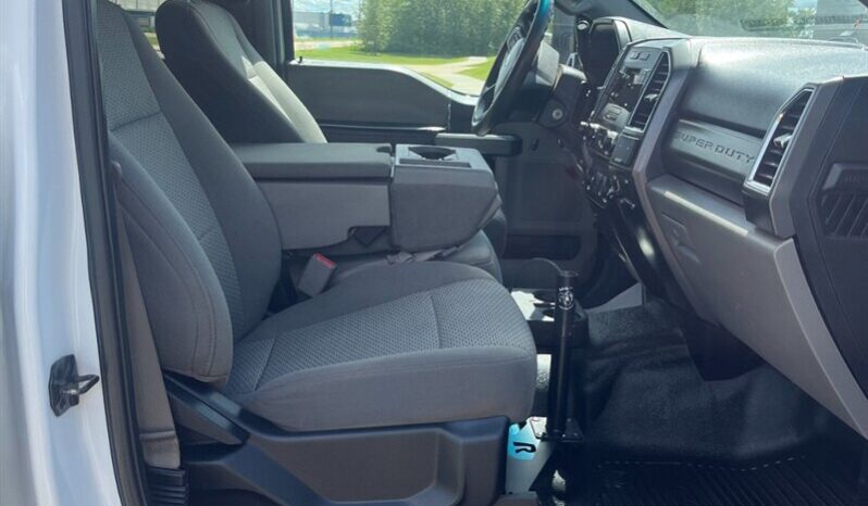 
								2017 Ford F-350 Super Duty XLT full									
