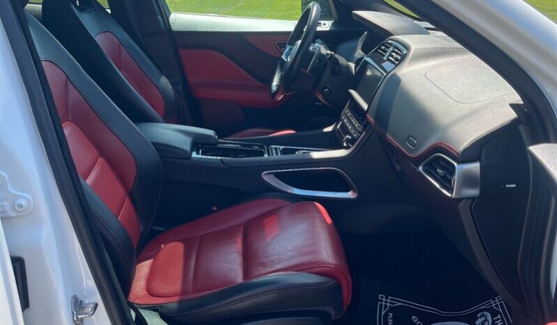 
								2019 Jaguar F-PACE 20d R-Sport full									
