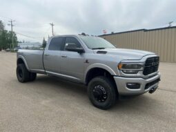 
										2021 RAM 3500 Laramie Dually Diesel Night Edition Aisin full									