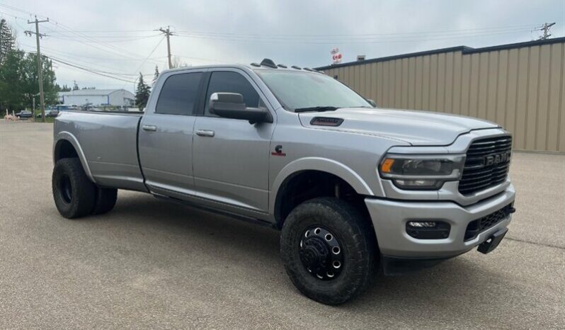 
								2021 RAM 3500 Laramie Dually Diesel Night Edition Aisin full									