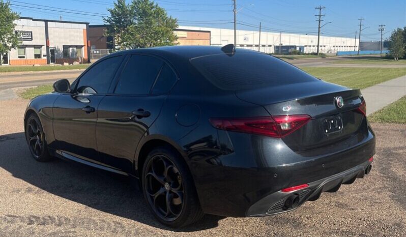 
								2017 Alfa Romeo Giulia Ti full									