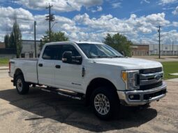 
										2017 Ford F-350 Super Duty XLT full									