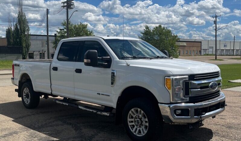 
								2017 Ford F-350 Super Duty XLT full									