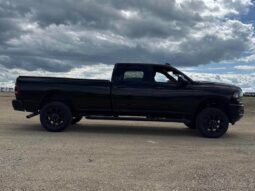 
										2022 RAM 3500 Big Horn Night Edition 8ft Box full									