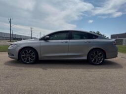 
										2016 Chrysler 200 S full									