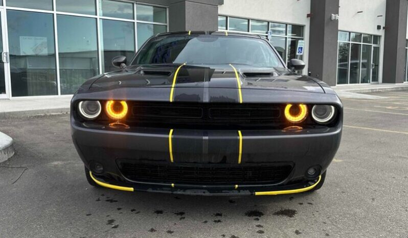 
								2017 Dodge Challenger SXT Plus full									