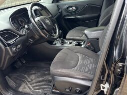 
										2019 Jeep Cherokee Latitude full									