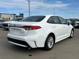 
										2022 Toyota Corolla LE full									