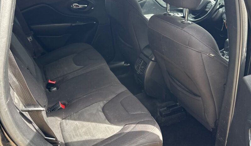 
								2019 Jeep Cherokee Latitude full									