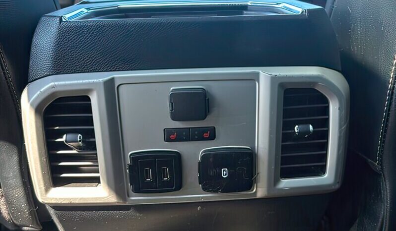 
								2019 Ford F-150 Lariat full									