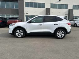 
										2021 Ford Escape S full									