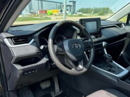 
										2019 Toyota RAV4 LE full									