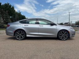 
										2016 Chrysler 200 S full									