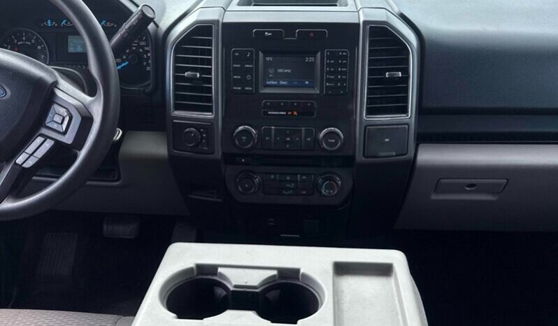 
								2017 Ford F-150 XLT full									