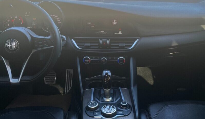 
								2017 Alfa Romeo Giulia Ti full									