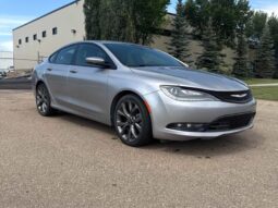 
										2016 Chrysler 200 S full									