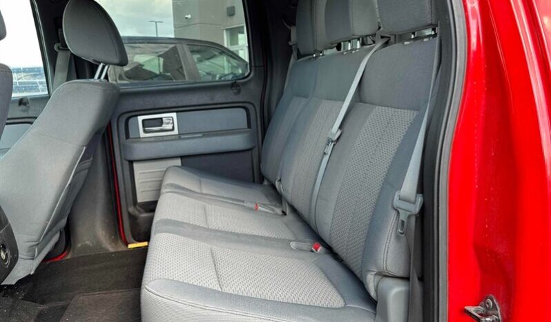 
								2011 Ford F-150 XLT full									