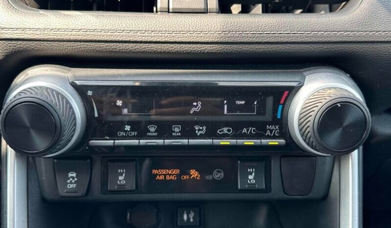 
								2019 Toyota RAV4 LE full									