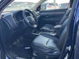 
										2020 Mitsubishi Outlander ES full									