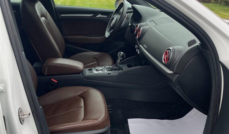 
								2019 Audi A3 quattro Premium 45 TFSI full									
