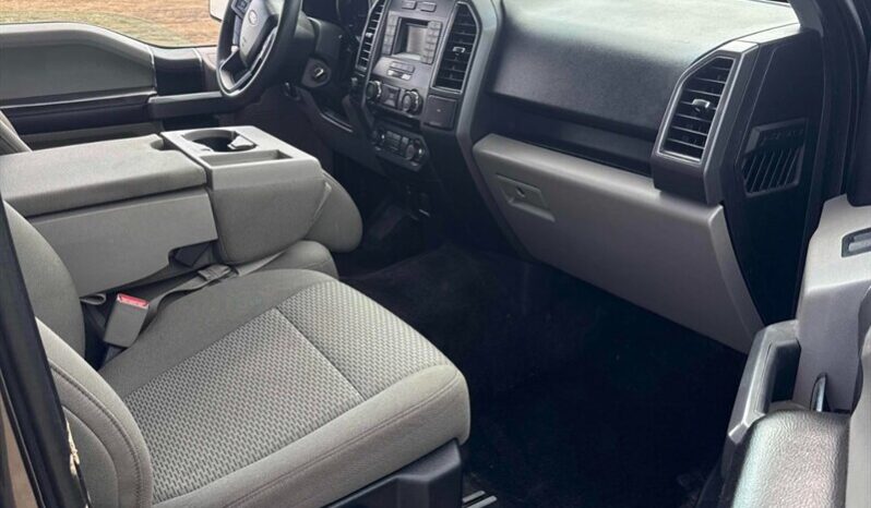 
								2017 Ford F-150 XLT full									