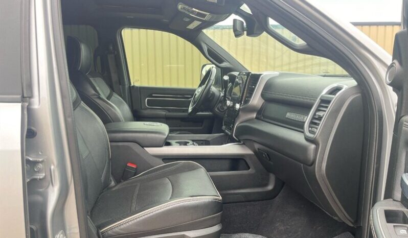 
								2021 RAM 3500 Laramie Dually Diesel Night Edition Aisin full									